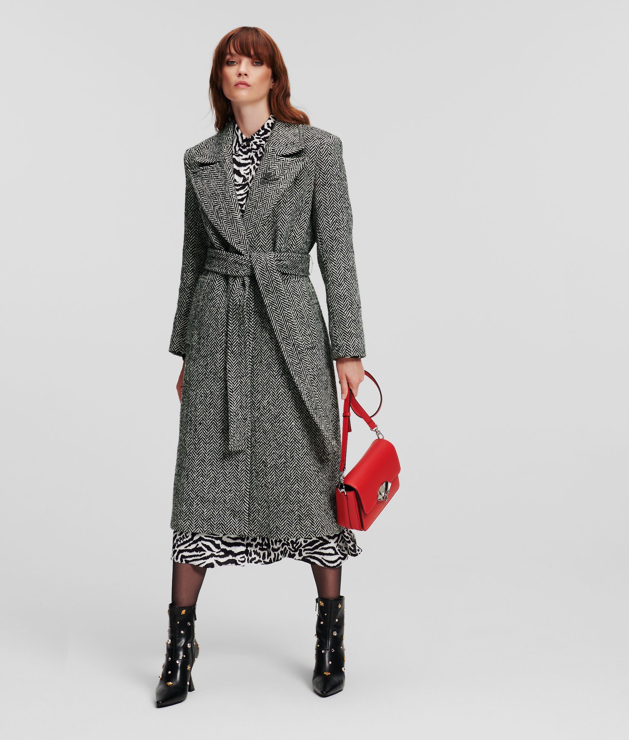 (image for) Long-Lasting HERRINGBONE TAILORED COAT